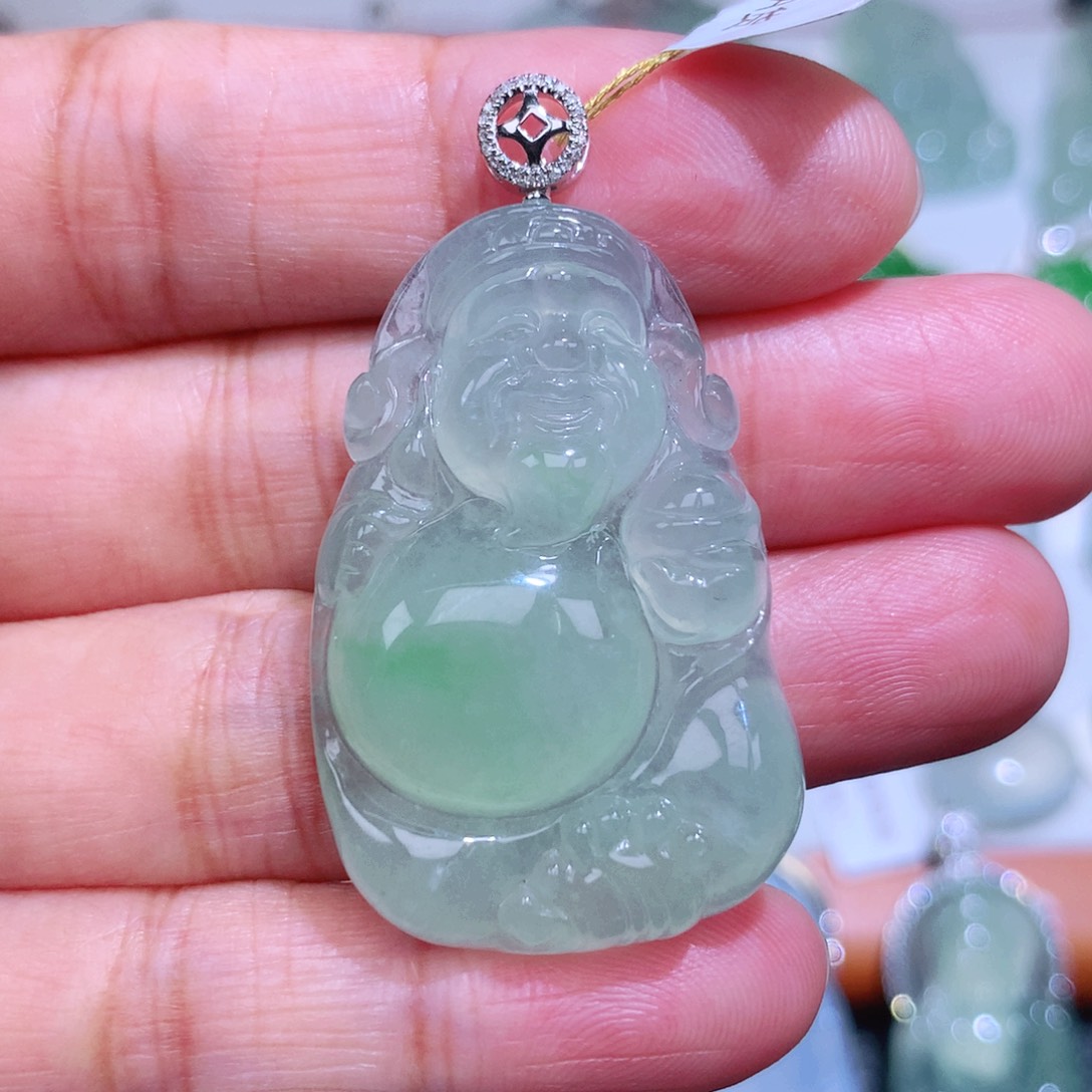 翡翠18K金镶嵌颈饰财神爷