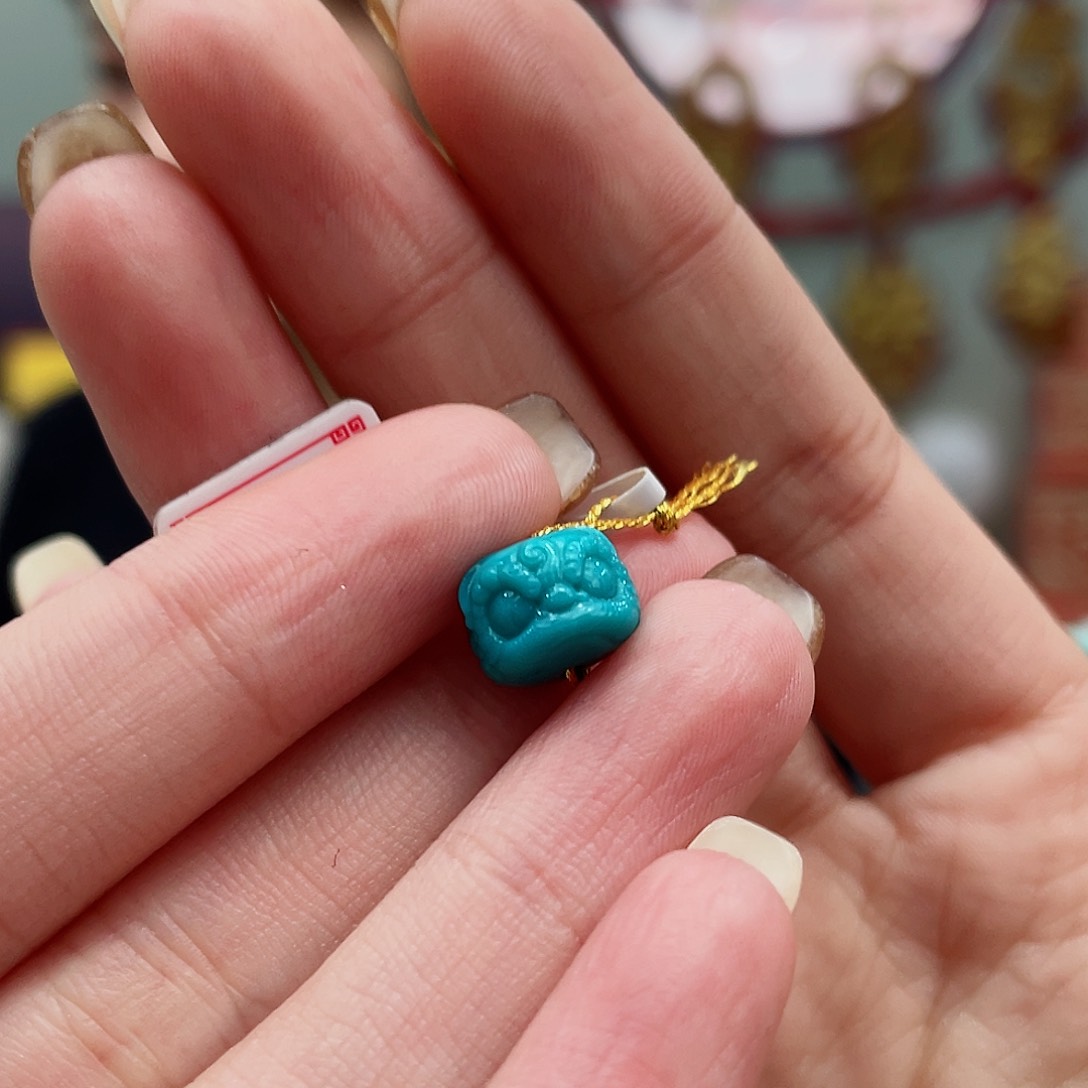 绿松石颈饰未镶嵌