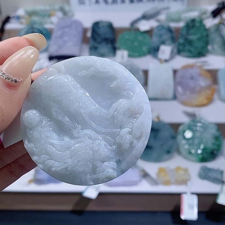 翡翠颈饰未镶嵌翡翠