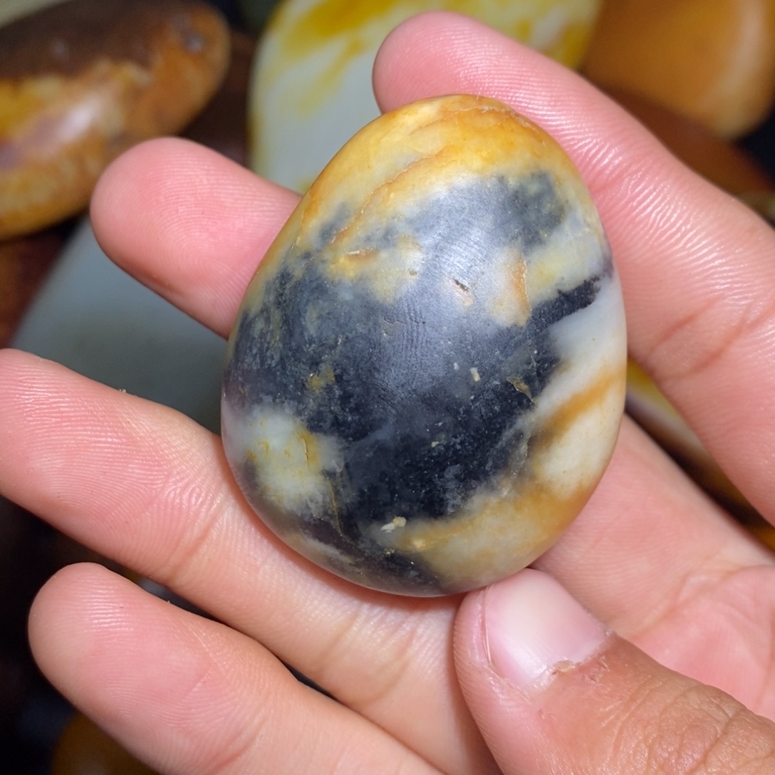 和田玉未镶嵌珠宝奇石