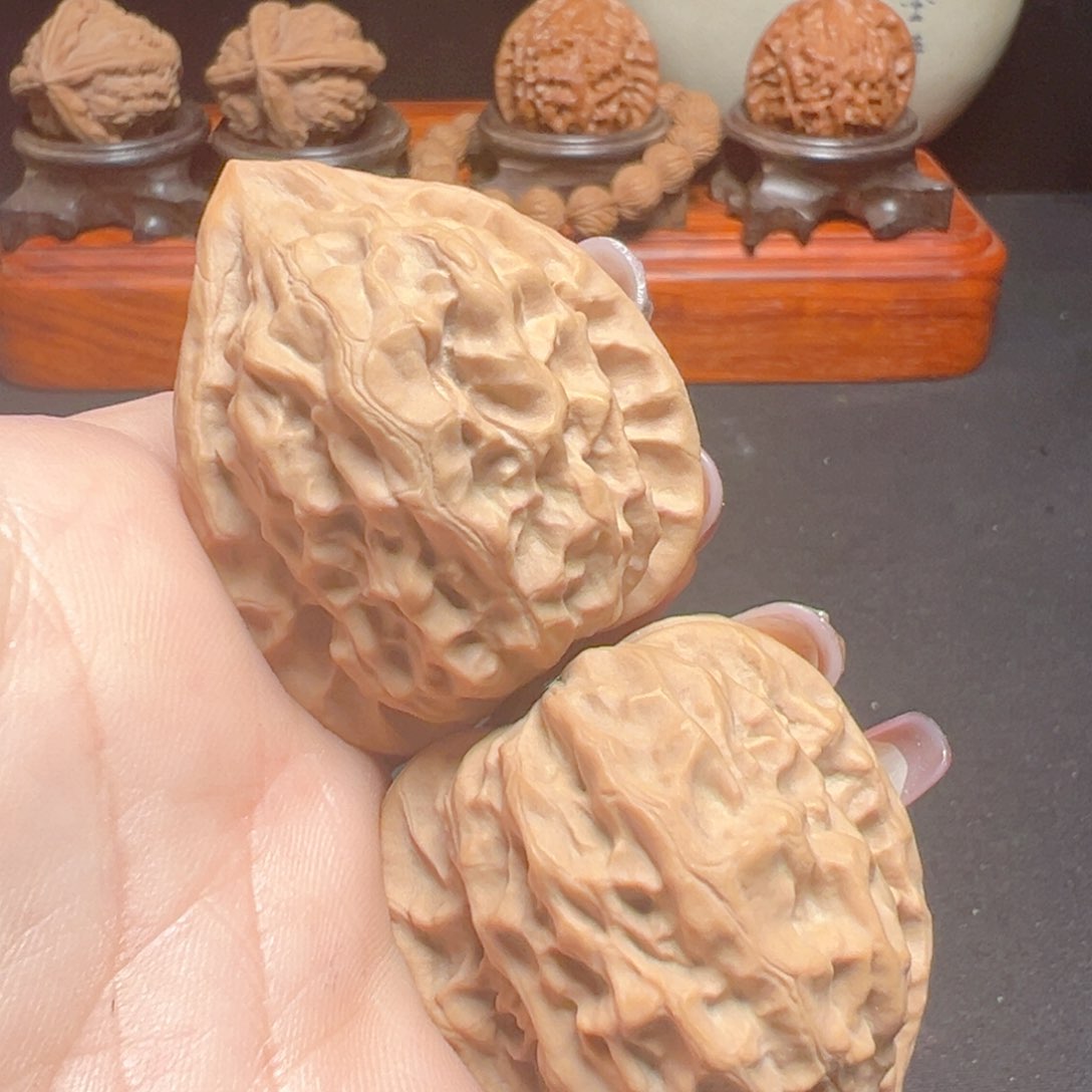 文玩核桃把件阿*鸡心手把件