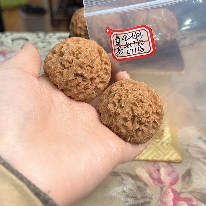 文玩核桃把件兴隆狮子头