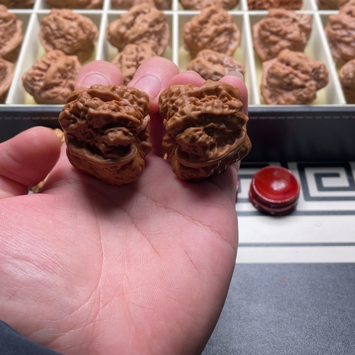 绾***绾吊坠文玩核桃蛤蟆头