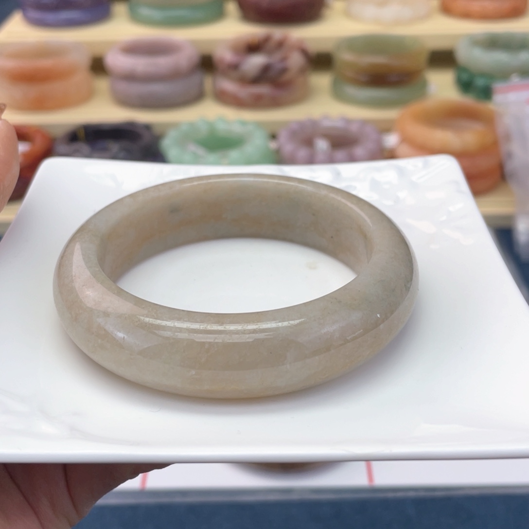 石英质玉未镶嵌手镯