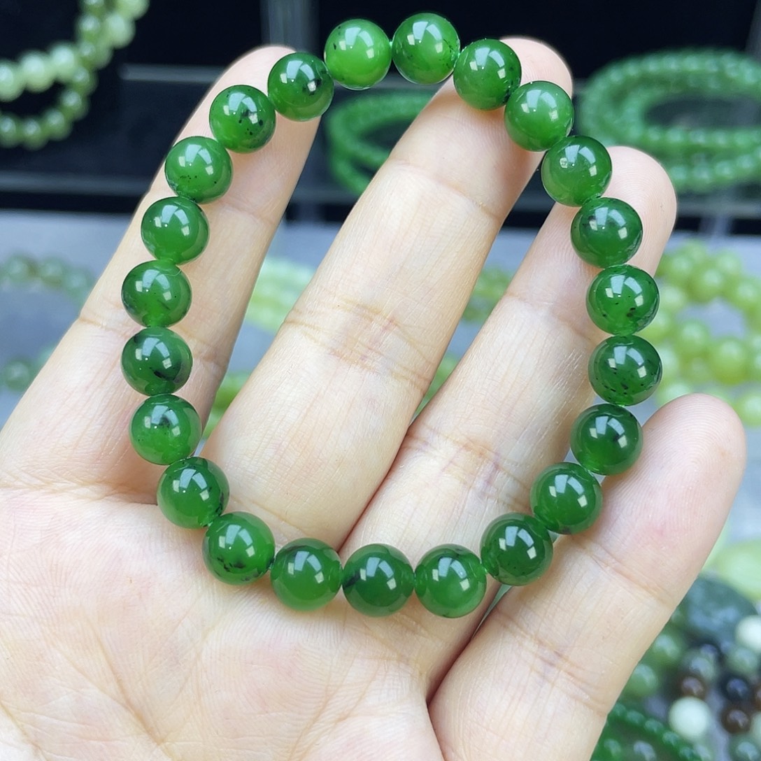 宝***儿和田玉（碧玉）未镶嵌手链