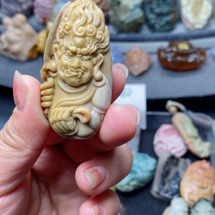 【闪购商品】定制石英质玉吊坠未镶嵌