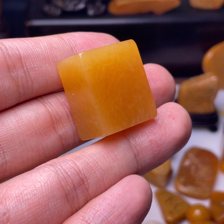 田黄石风**帆寿山田黄石