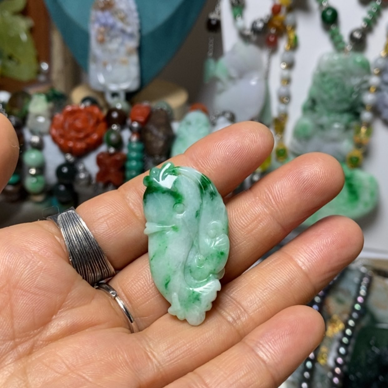 【闪购商品】翡翠吊坠(赠链)未镶嵌