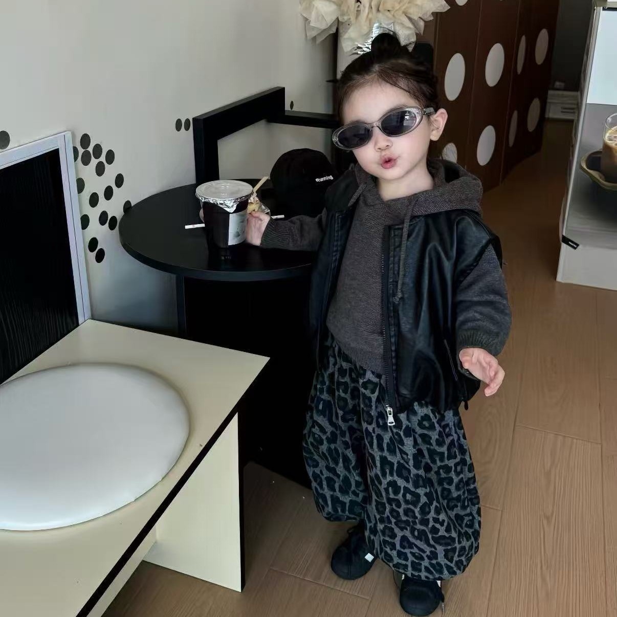 由米童装精品服装店高品质高质量过冬一体套装