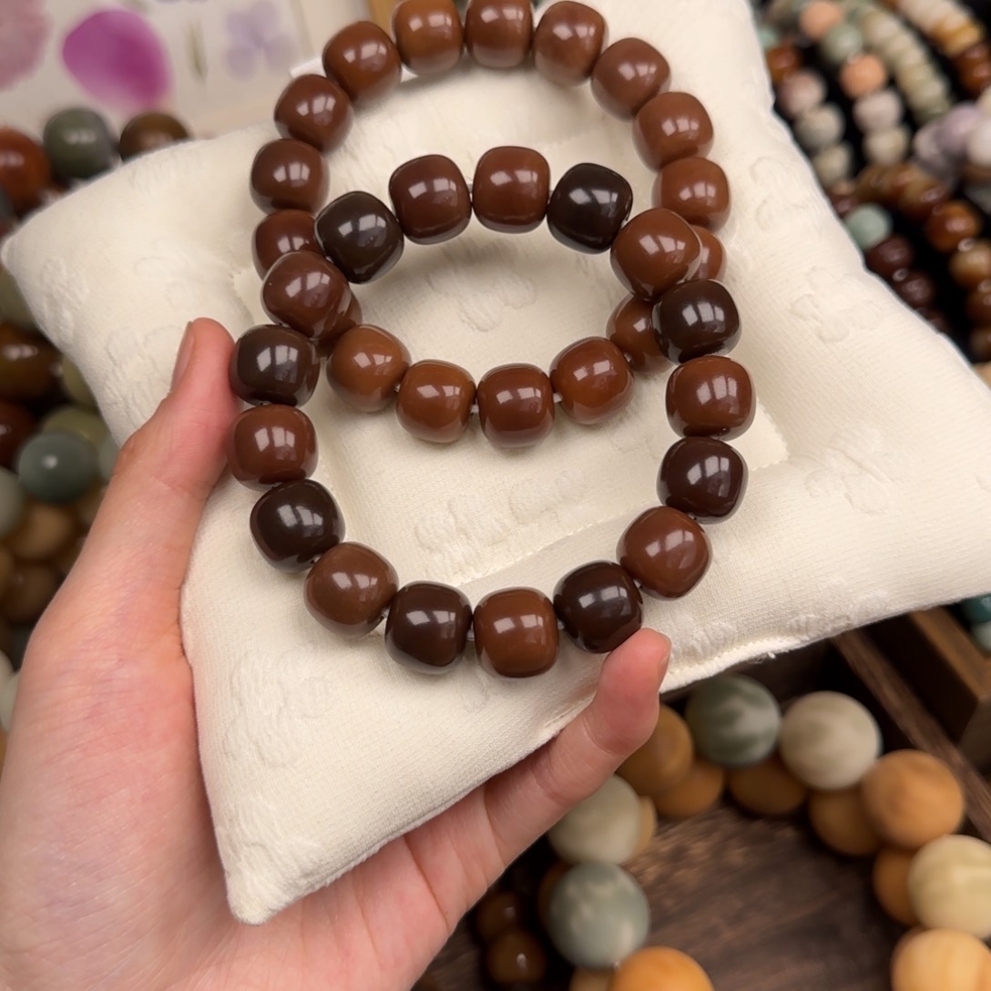白玉菩提吊坠巧克力豆