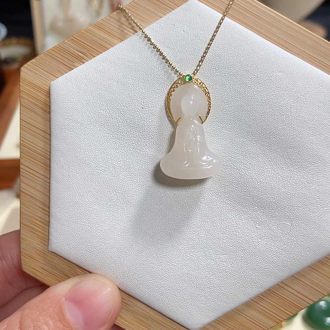 和田玉吊坠(赠链)18K金镶嵌