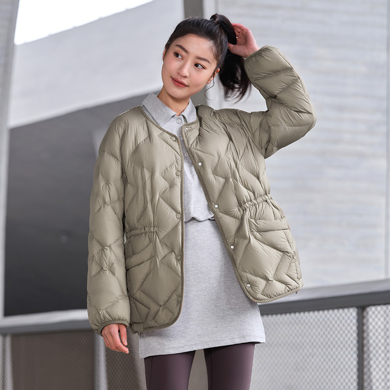 坦博尔轻薄羽绒服短款女菱格宽松休闲秋冬圆领百搭外套TD238268