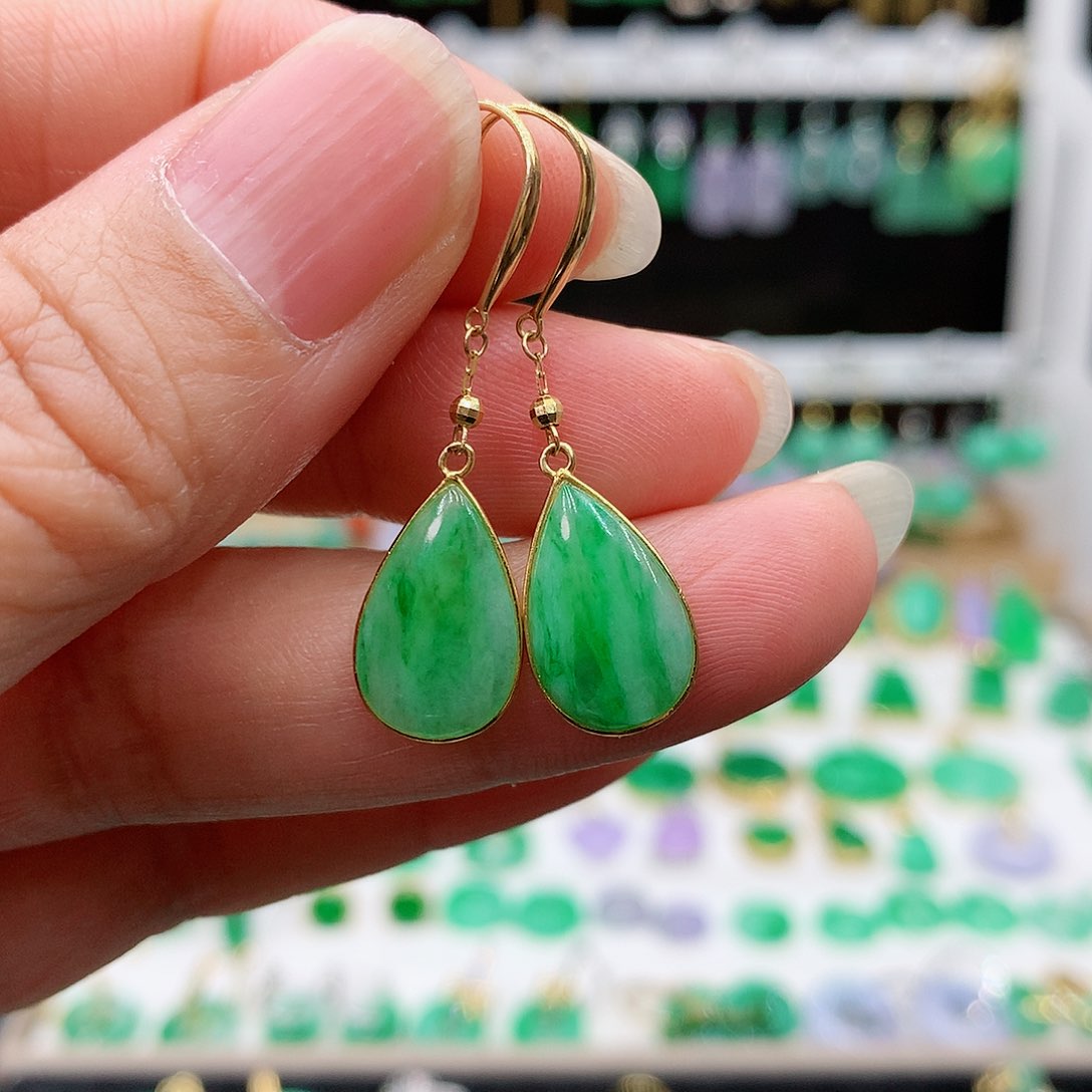 翡翠耳饰18K金镶嵌的