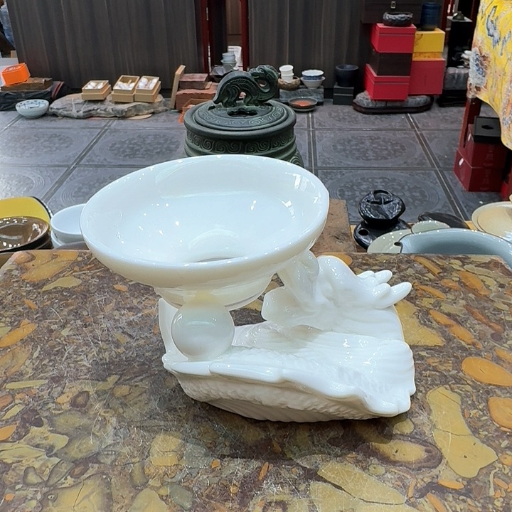 茶漏一个，瓷。。。品茗