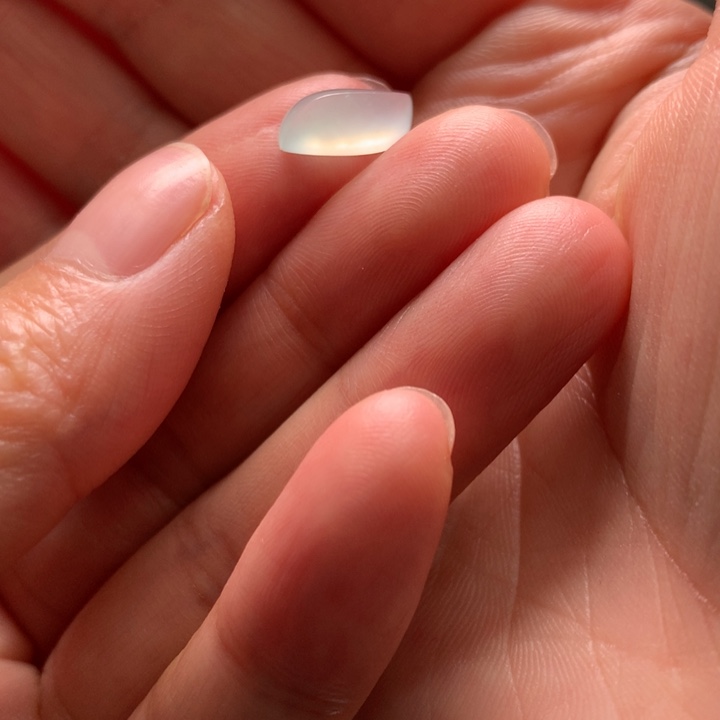 翡翠未镶嵌颈饰戒指