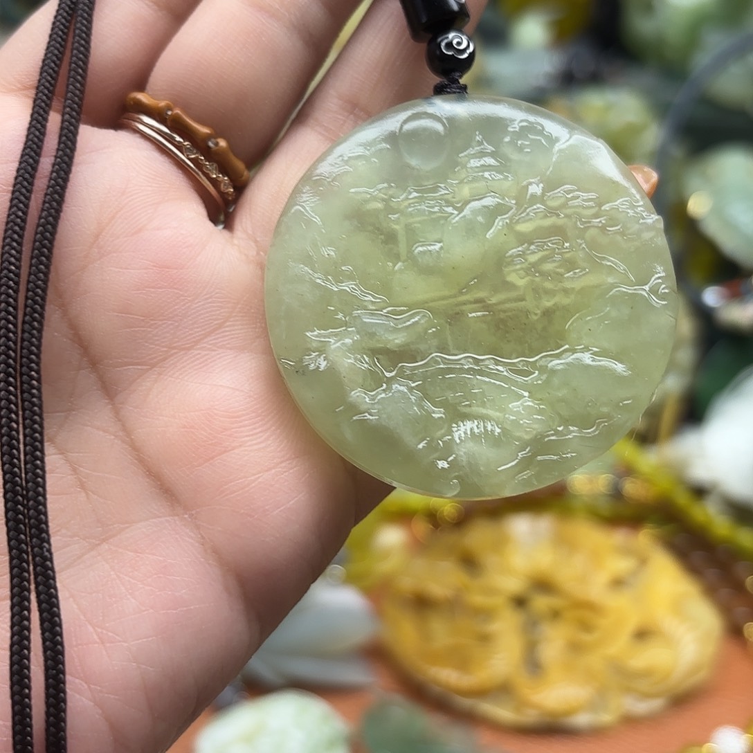 蛇纹石玉未镶嵌吊坠