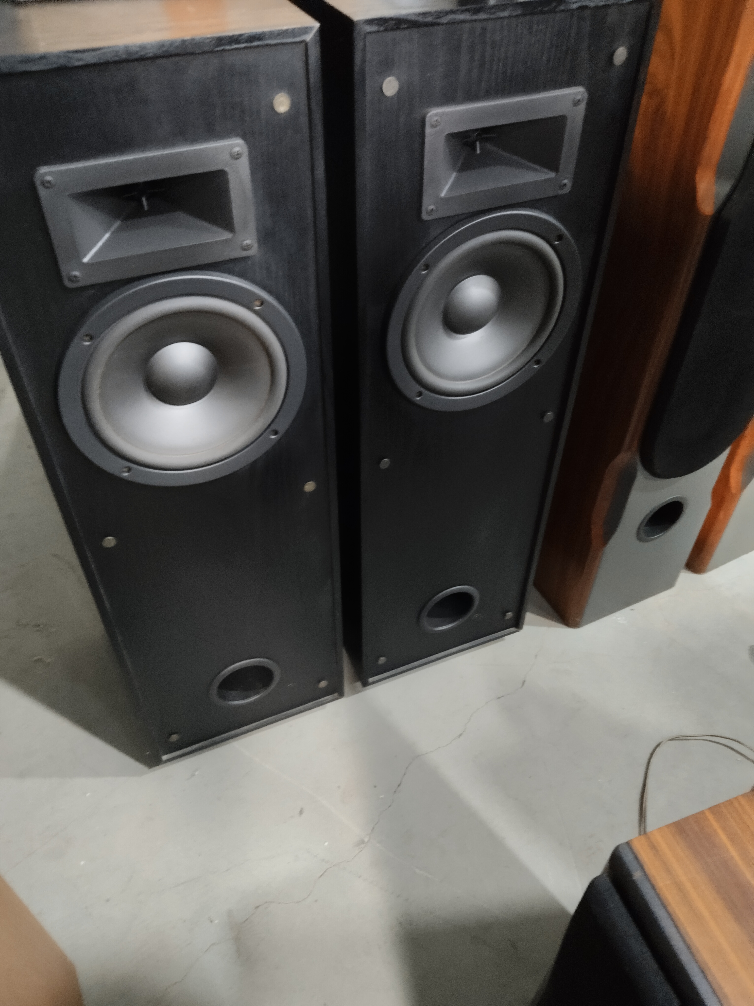 美国杰士八寸两分频落地音响一对有网罩，实物拍摄不包邮