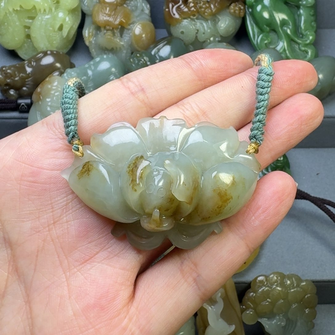 和田玉颈饰未镶嵌