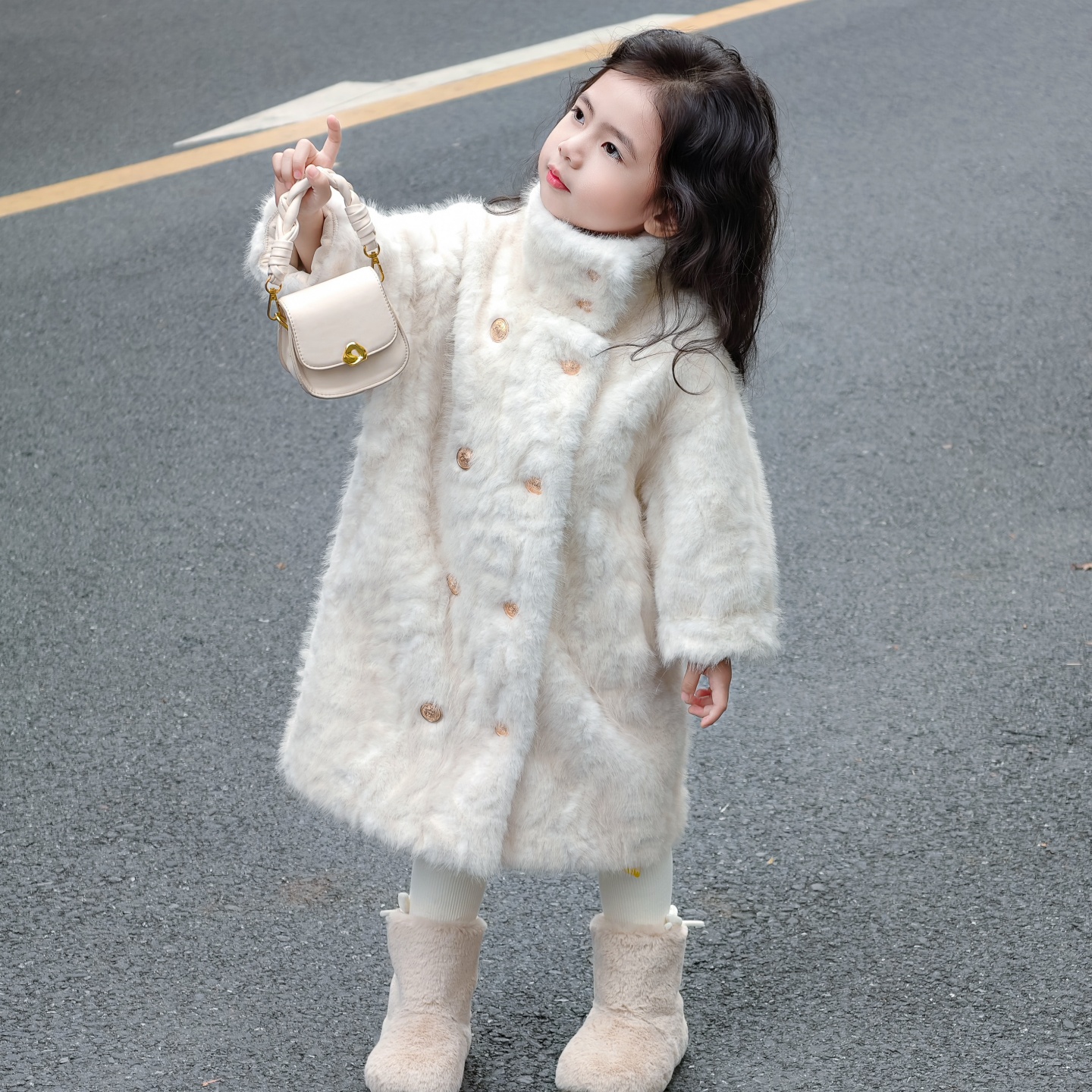 2025新款环保花狐女童毛毛大衣儿童立领时尚翻领百搭宝宝气质设计