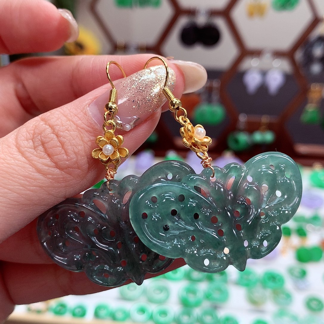 翡翠耳饰未镶嵌天然翡翠