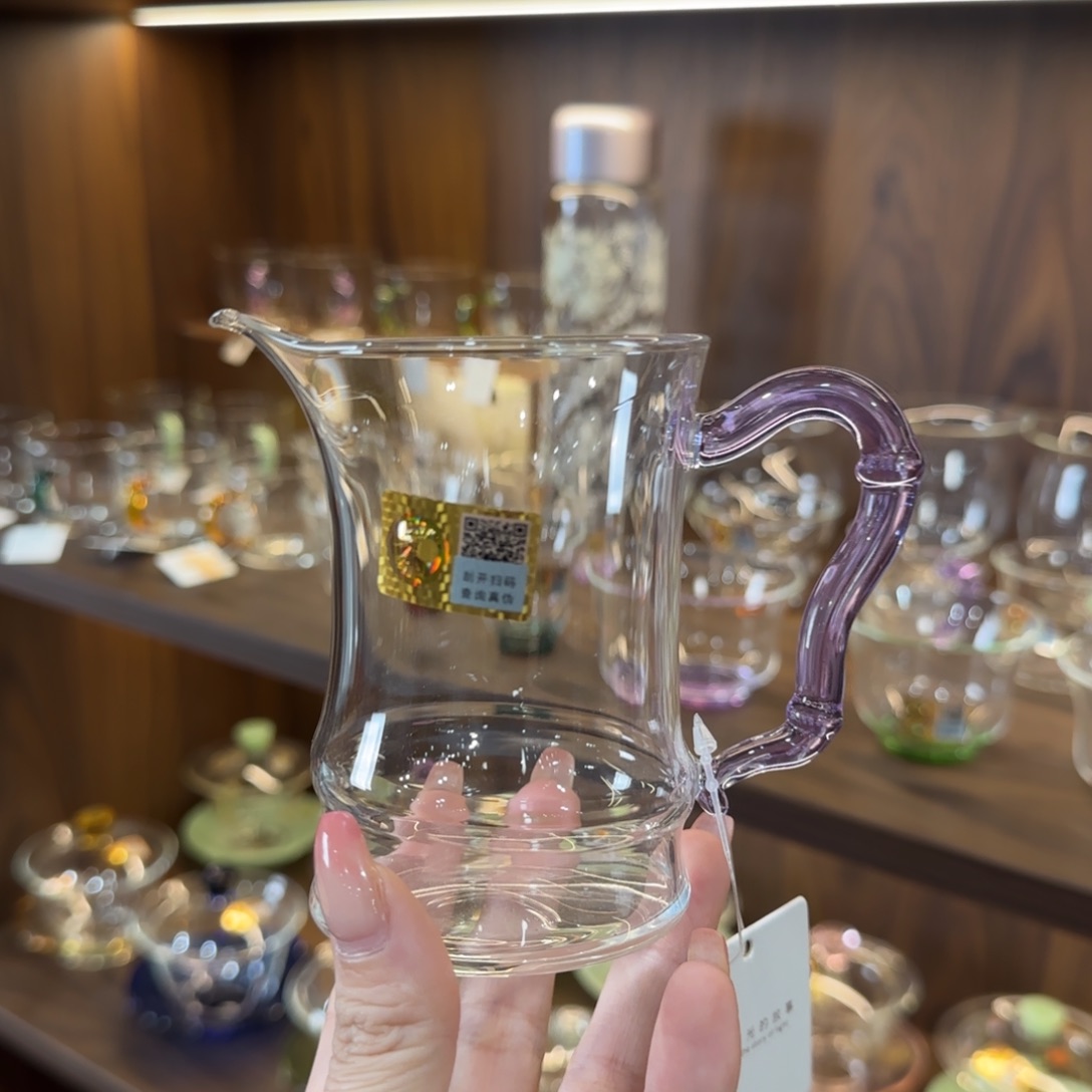 禾器君潋公道浅紫色。。。