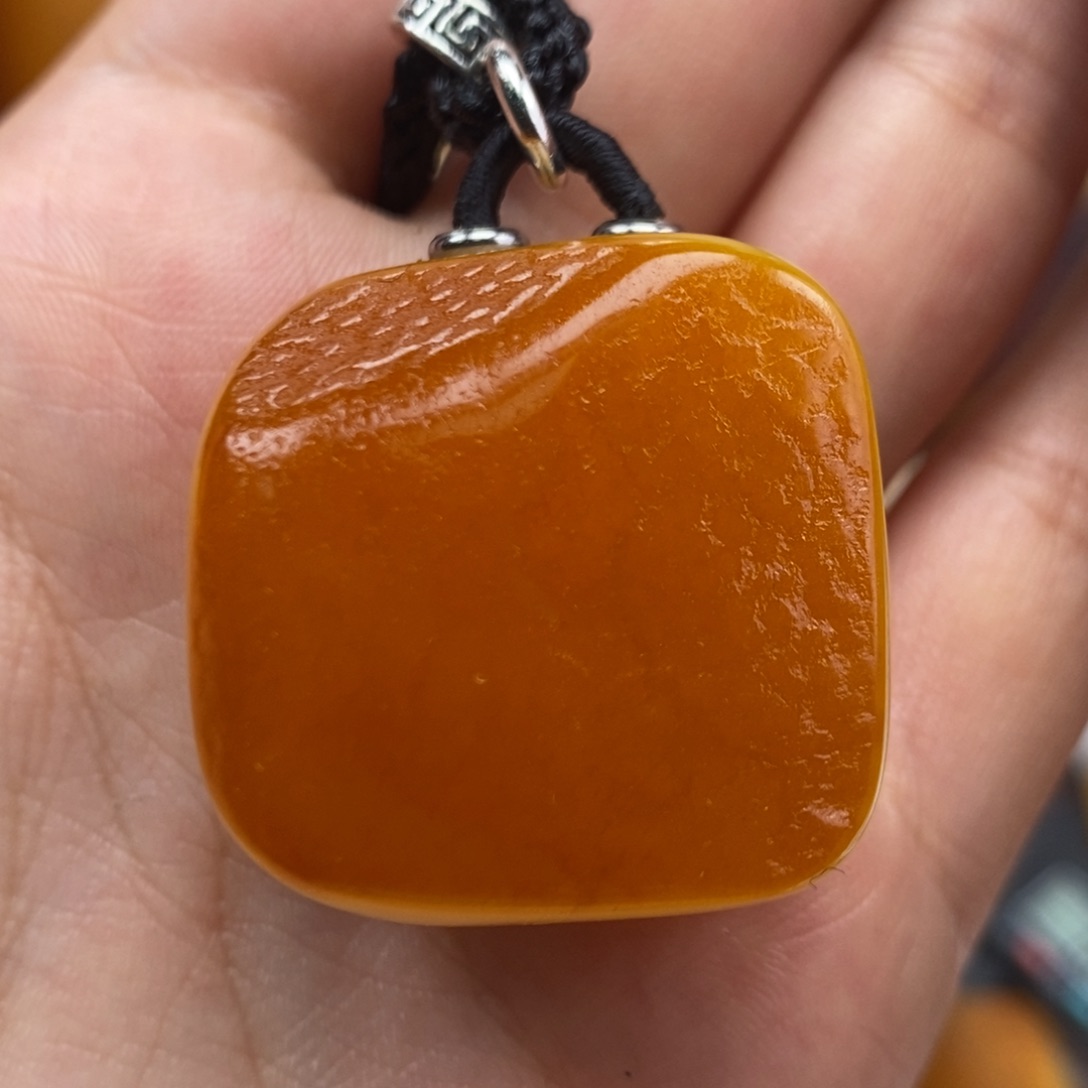 琥珀吊坠(赠链)未镶嵌