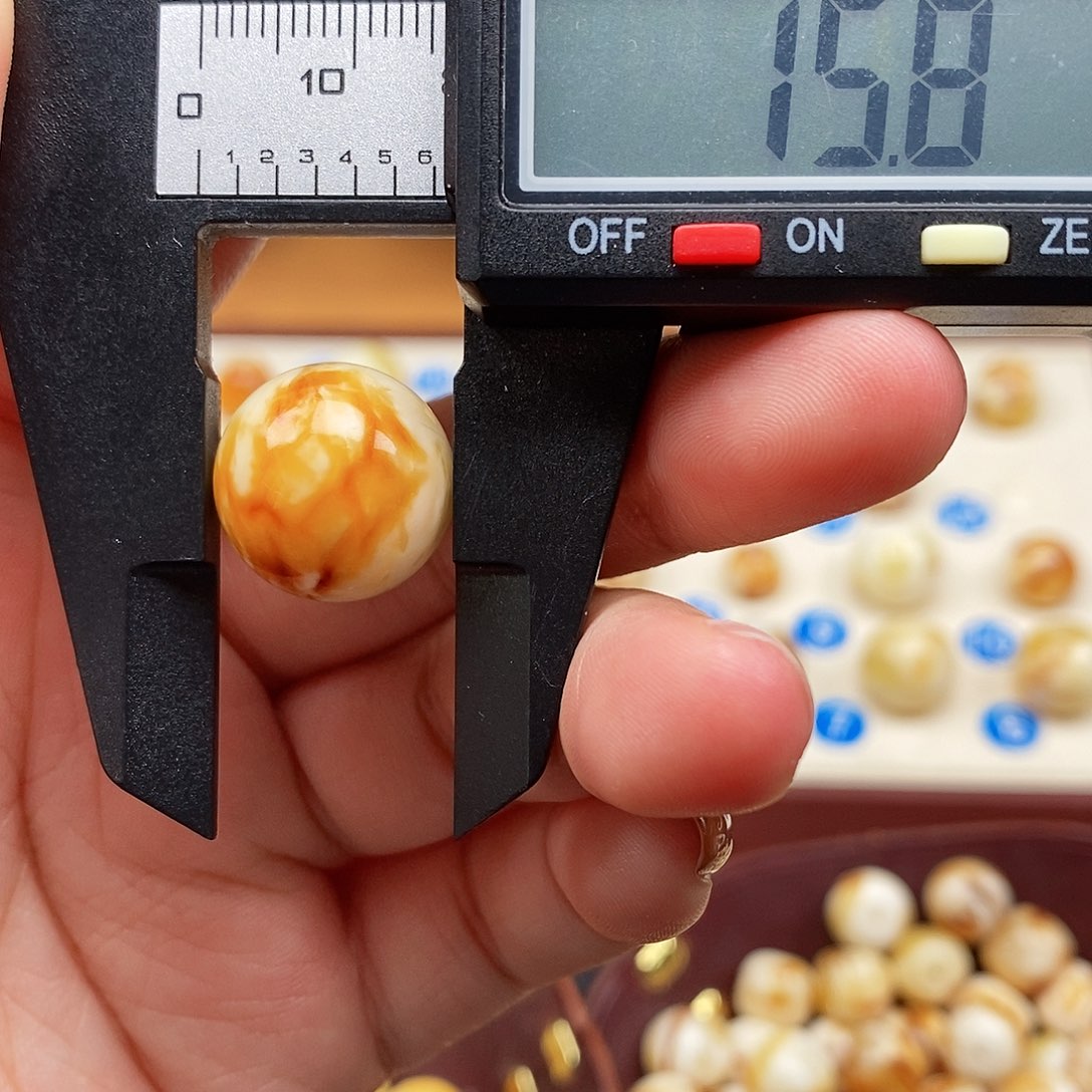 琥珀未镶嵌裸石蜜蜡