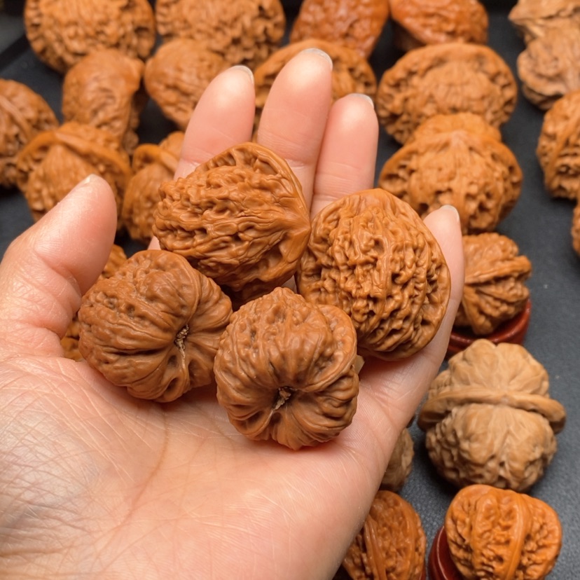 【闪购商品】文玩核桃把件平谷凹底异形