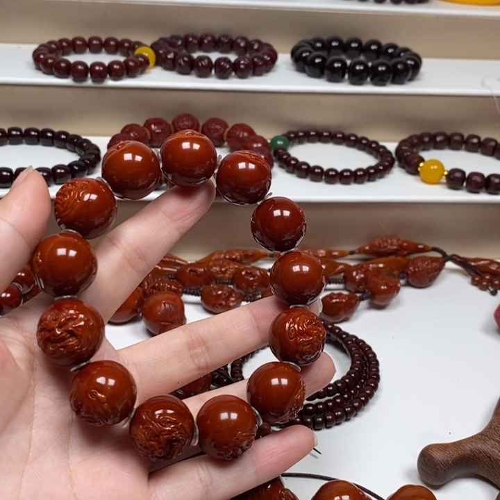 贺***贺橄榄核雕刻工艺的发展