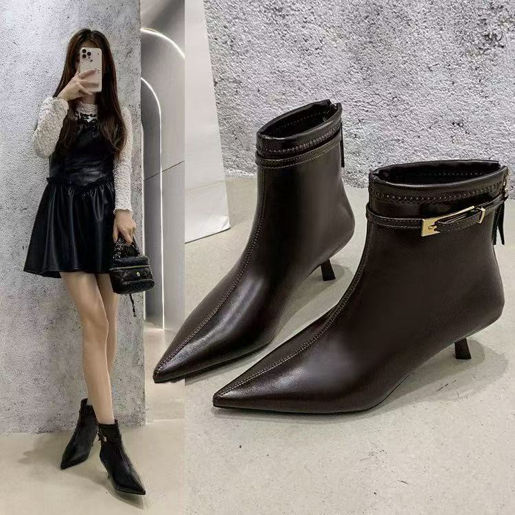 搭扣尖头细跟短靴女低跟2025新款秋冬小高跟鞋猫跟软皮时装女靴