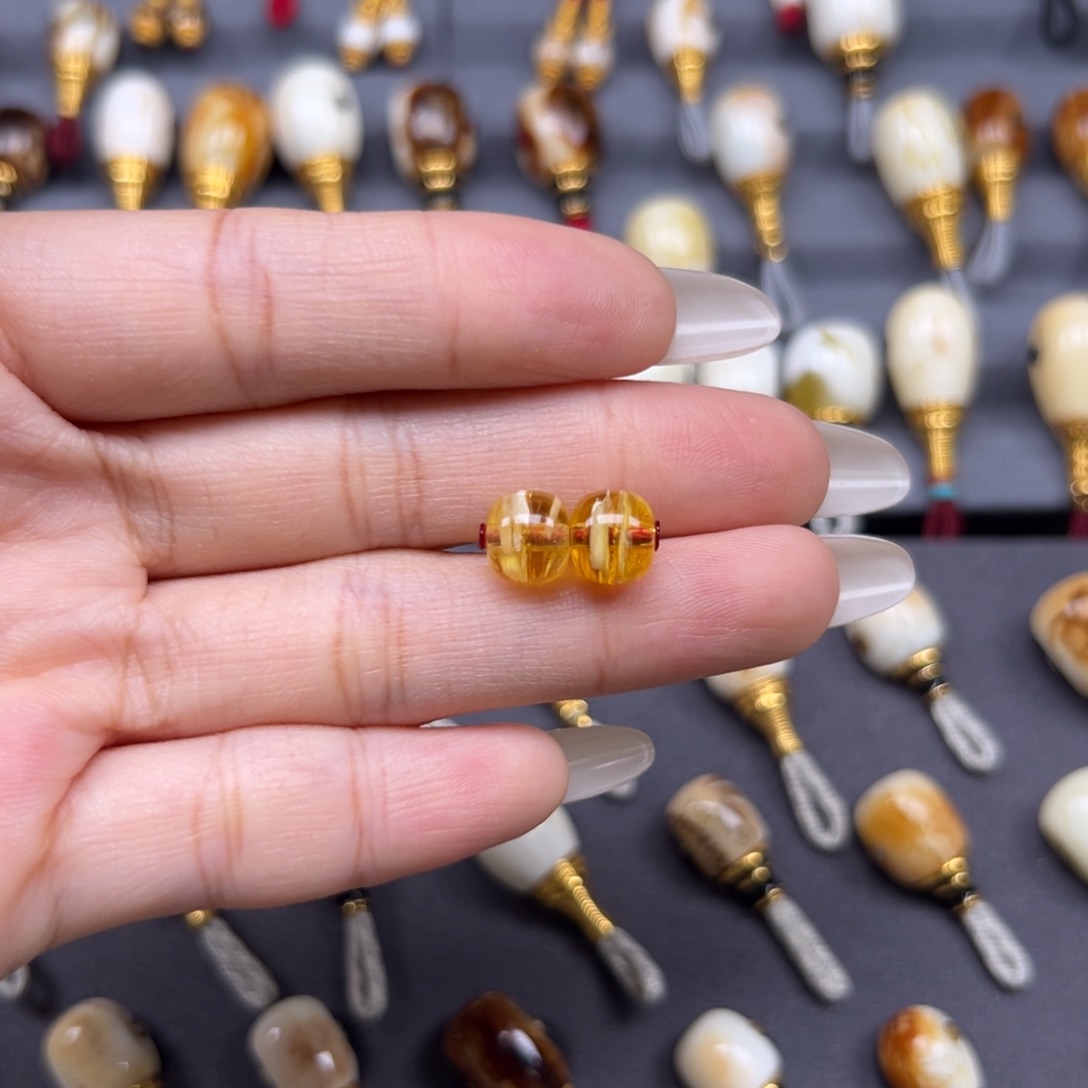 琥珀未镶嵌裸石7.9mm