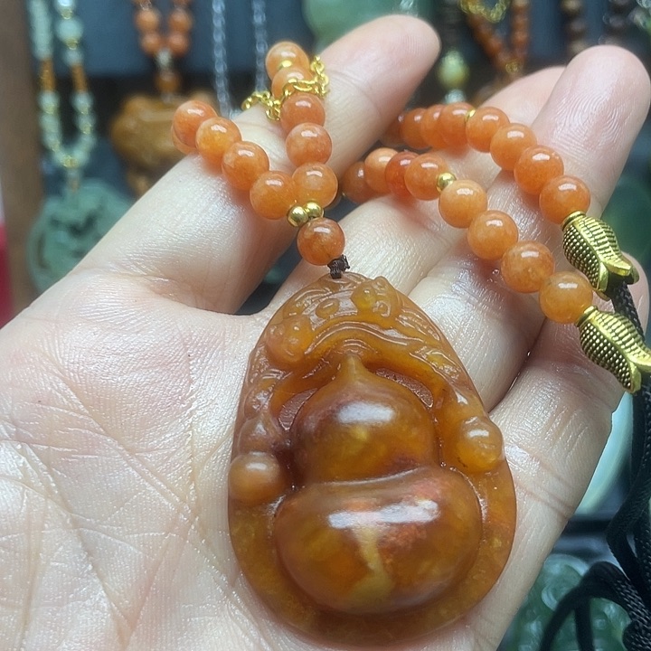 未镶嵌蛇纹石玉颈饰