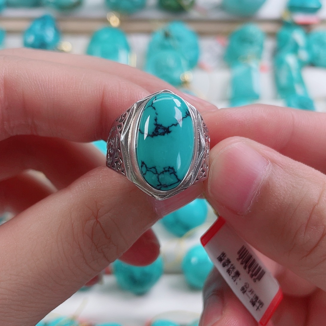 绿松石未镶嵌颈饰