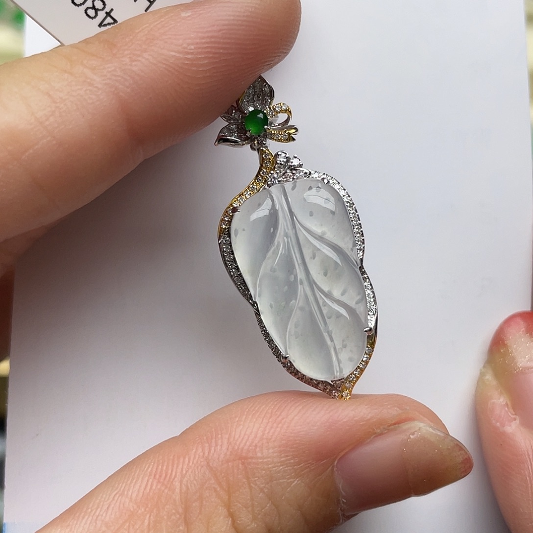 翡翠18K金镶嵌颈饰回流