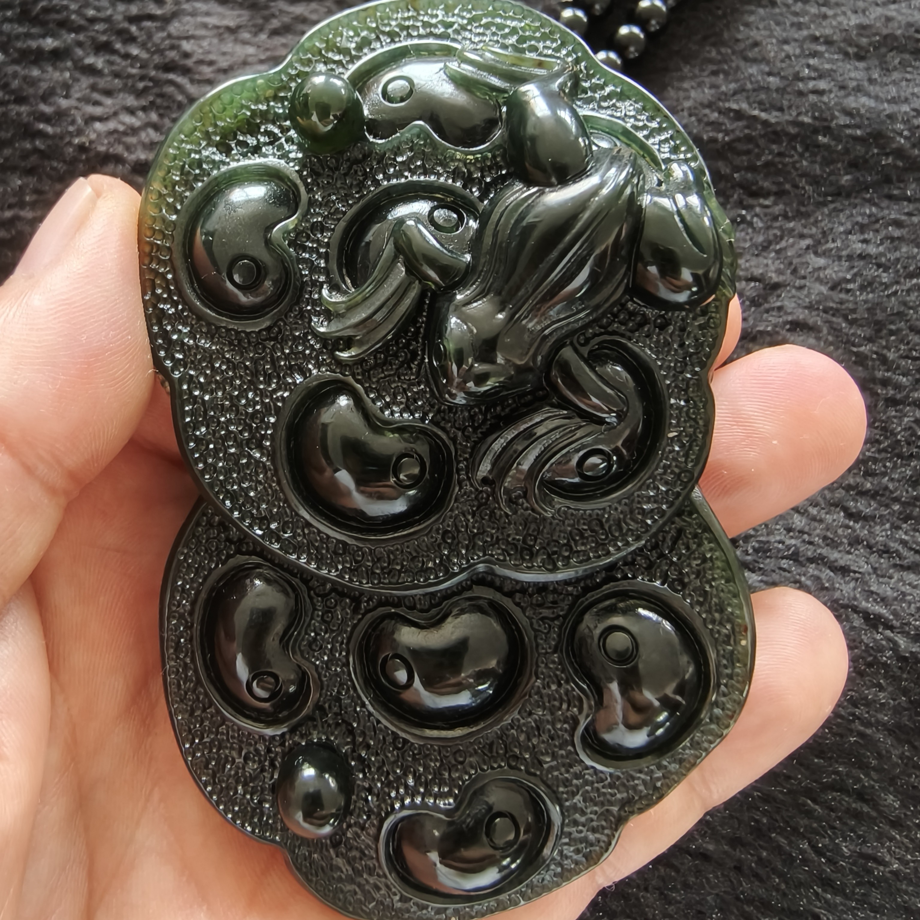 泰山玉呱呱来财把件