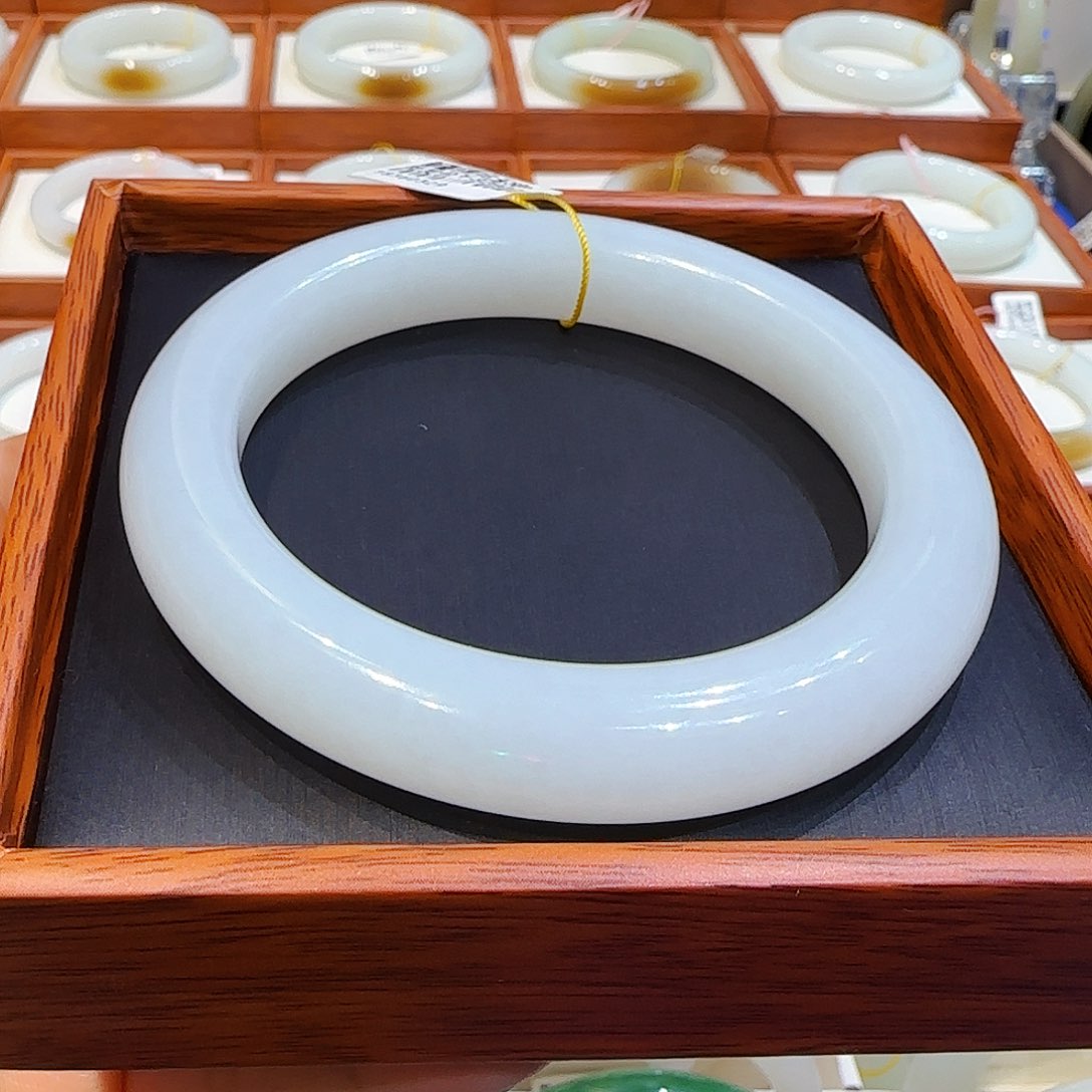 和田玉手镯未镶嵌羊脂白59