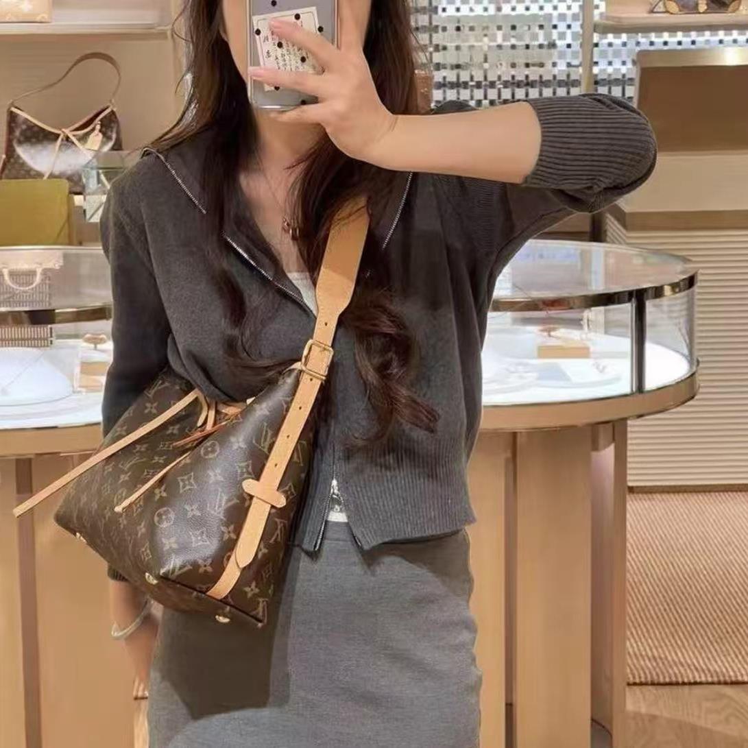 L V女包包服饰配件便携款牛皮扣式可调节包包配件包带A