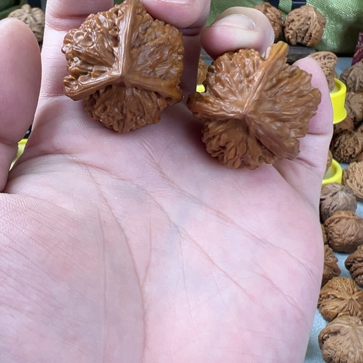 文玩核桃吊坠苹果园33微修三棱