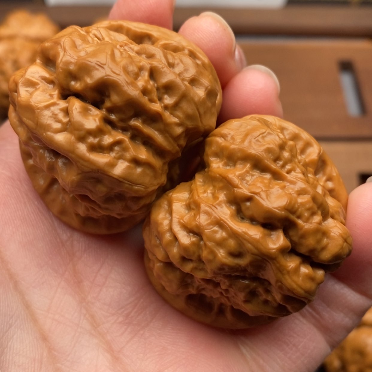 【闪购商品】文玩核桃把件四开背边41左右