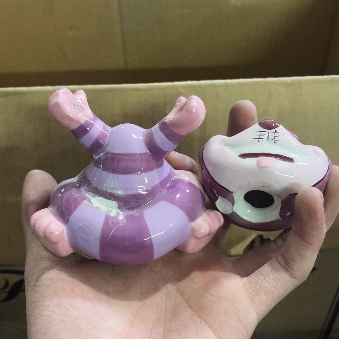 摆件   磕碰。瑕疵。