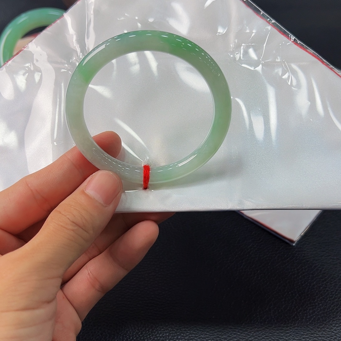 翡翠手镯未镶嵌55.5-7.8