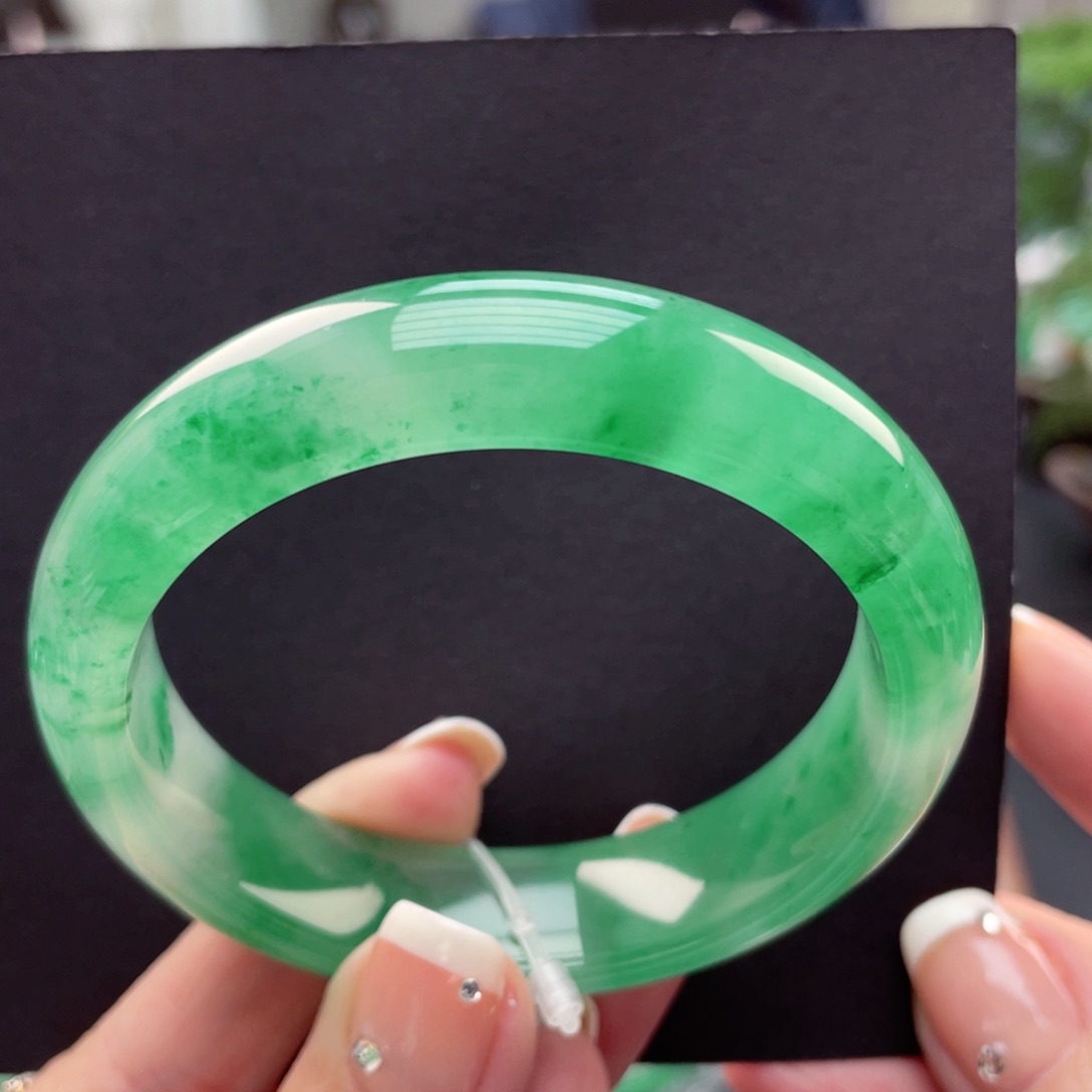 石英质玉手镯未镶嵌小**?54-55圈