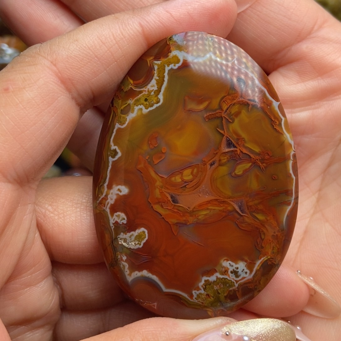 玛瑙/玉髓颈饰未镶嵌战国红