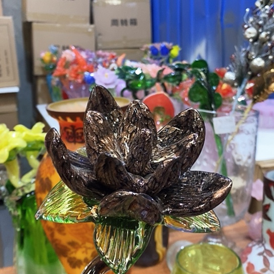 琉璃花瓶高45厘米宽9厘米