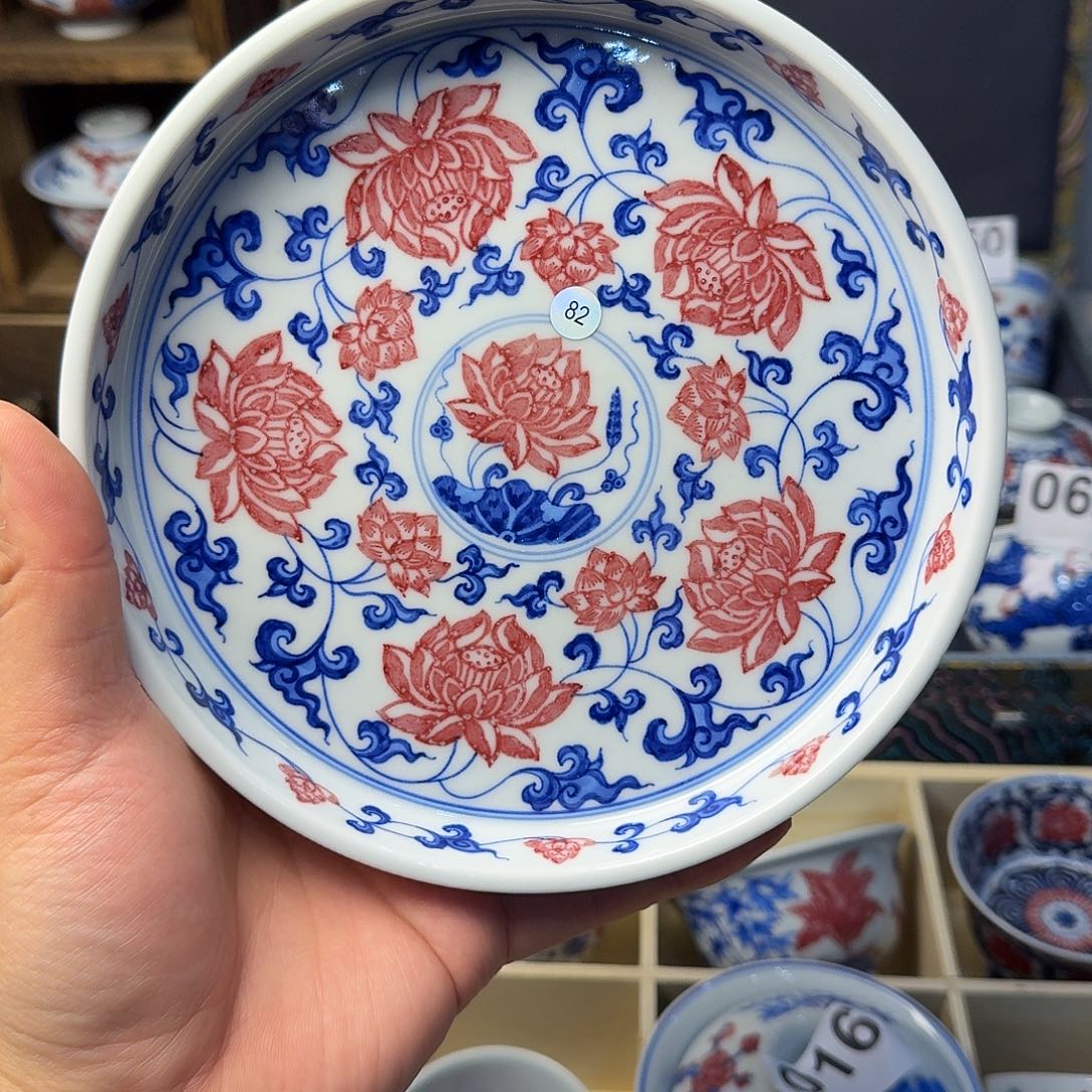 釉里红莲花壶承活动款