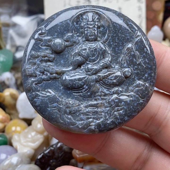 石英质玉未镶嵌颈饰