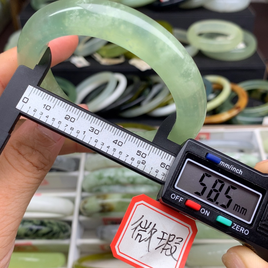 未镶嵌蛇纹石玉手镯488