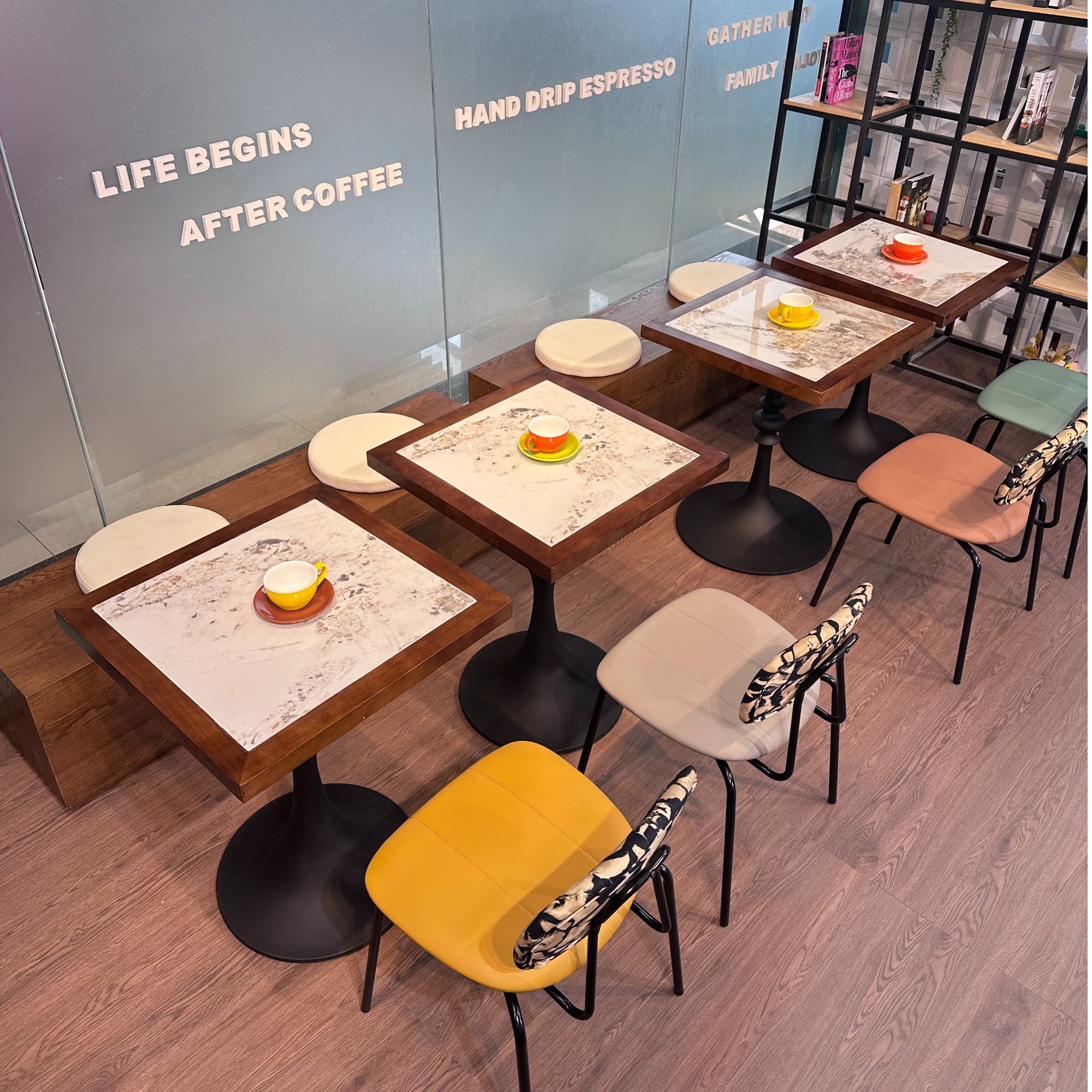 美式西餐咖啡厅方桌实木酒吧雪茄吧圆桌子复古奶茶甜品店茶几桌椅