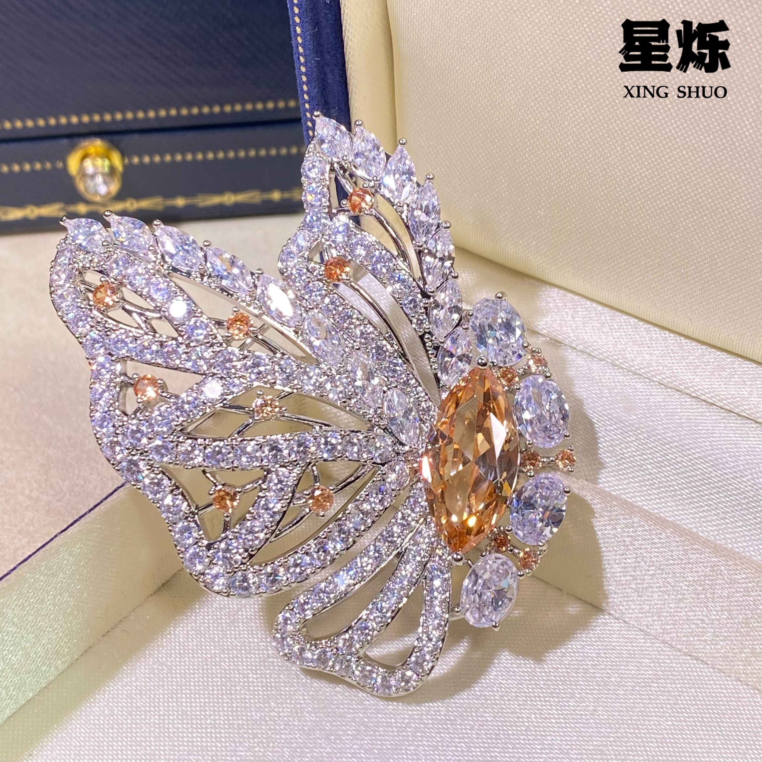 铜合金胸针 【银蝶飞舞】轻奢高端时尚百搭设计设西装大衣胸花8033