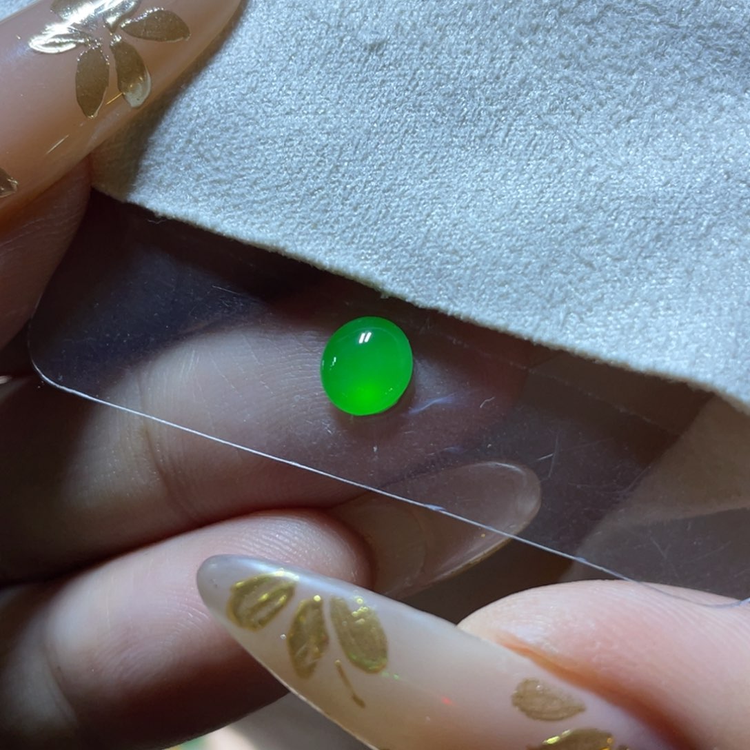 未镶嵌定制翡翠绿蛋面